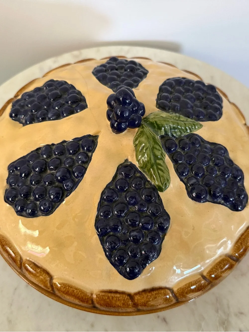 Beautiful Vintage Ceramic Blueberry Pie Dish with Lid – Handcrafted Pie Keeper